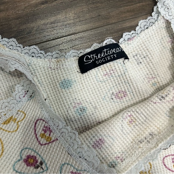 Streetwear Society White Lace-Trim Camisole with Pastel Heart Print - Picture 5 of 5